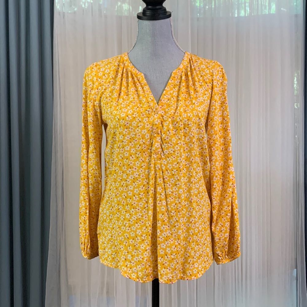 🟢3 for $20—OLD NAVY floral top split Vneck half button front long sleeve sz XS